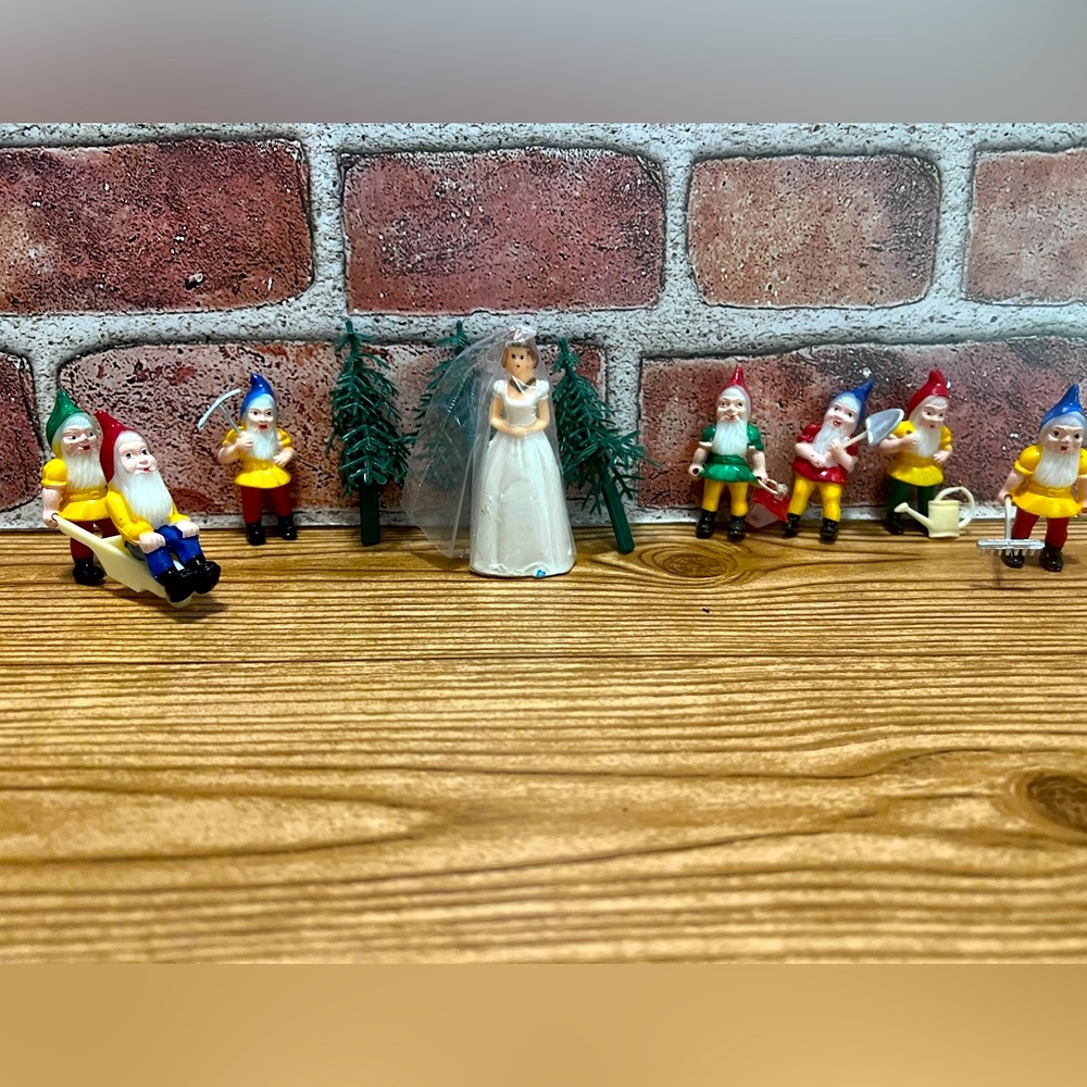 Vintage Snow White & The Seven Dwarves Cake Toppers Set with Trees